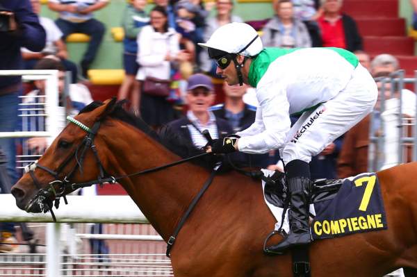 La photo de Quest The Moon Arrivée PMU Grand Prix de Compiègne - 5ème Etape du Défi du Galop 2022 à Compiègne