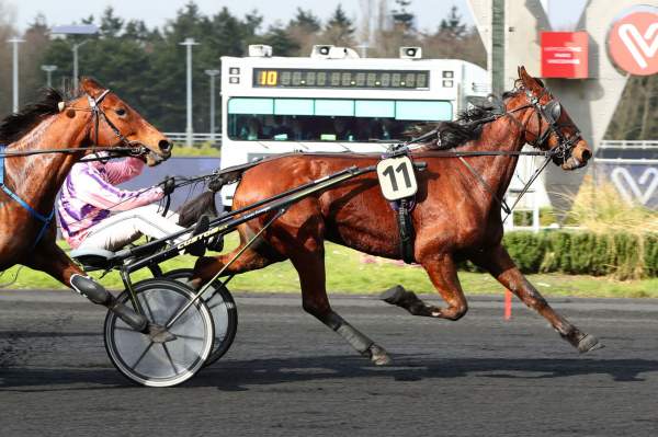 La photo de Historia Kat Arrivée Quinté+ Pmu Prix de Vouziers à Vincennes