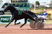 La photo de Huitre D'or arrivée PMU Prix de La Roche Posay à Angers 