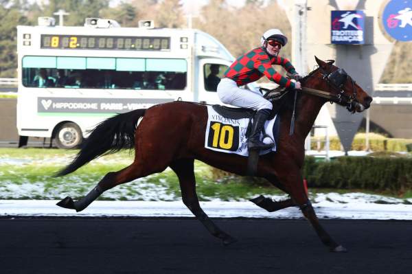 La photo de Kyrielle Des Vaux Arrivée PMU Prix de Pardieu à Vincennes