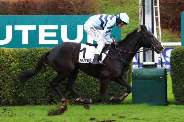 La photo de Kolokico arrivée pmu Prix Morgex (Gr.III) à Auteuil