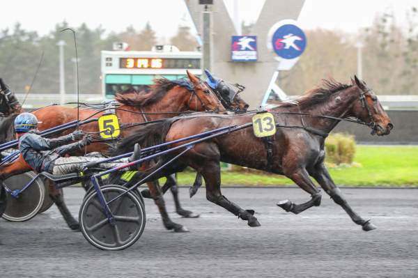 La photo de Journee Revee Arrivée Quinté+ PMU Prix d'Evreux à Vincennes