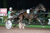 La photo de Joss Capello arrivée PMU Prix c'Entrevaux à Enghien