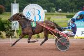 La photo de Keen On Me arrivée pmu Prix du Pari Tourny à Bordeaux