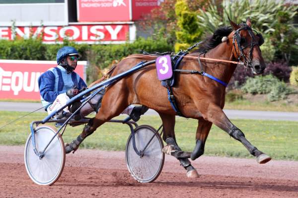 La photo de Galago Du Cadran Arrivée Quinté+ Pmu Prix de l'Opéra à Enghien