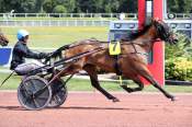 La photo de Kindy Du Vivier arrivée pmu Prix de Morangis à Enghien