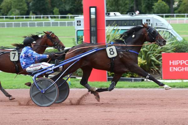 La photo de Just A Boy D'alesa arrivée Quinté+ pmu Prix d'Egletons à Enghien-Soisy