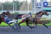 La photo de Hunmec Somolli arrivée pmu Prix de Saint-Brieuc à Vincennes