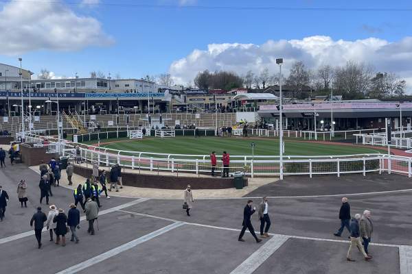 La photo de Cheltenham Rond de Présentation