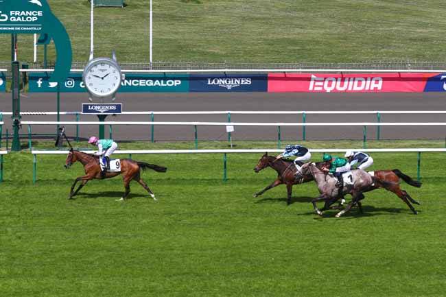 Photo d'arrivée de la course pmu PRIX DE MANSE à CHANTILLY le Vendredi 2 mai 2025