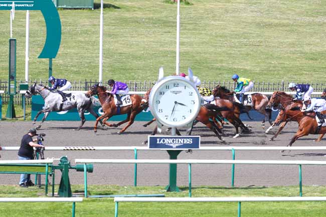 Photo d'arrivée de la course pmu PRIX DE BARON à CHANTILLY le Vendredi 2 mai 2025