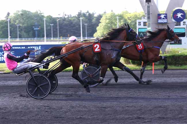 Photo d'arrivée de la course pmu PRIX DE MAMERS à PARIS-VINCENNES le Mardi 6 mai 2025